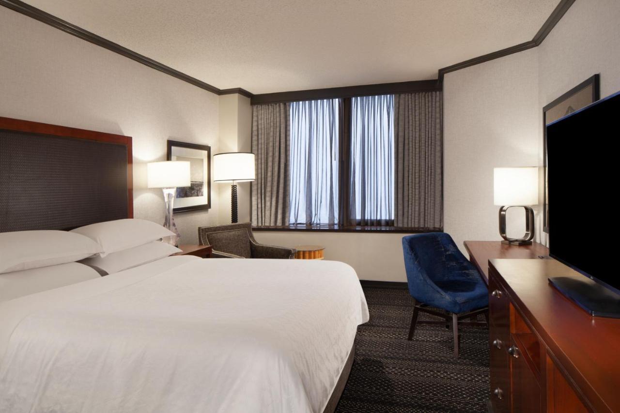 Traditional King Guest room 1 King,1418921484:JPEG